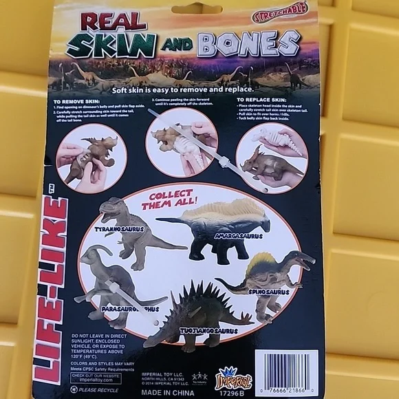 Styracosaurus Dinosaur Toy with Real Skin and Bones - Picture 3 of 5